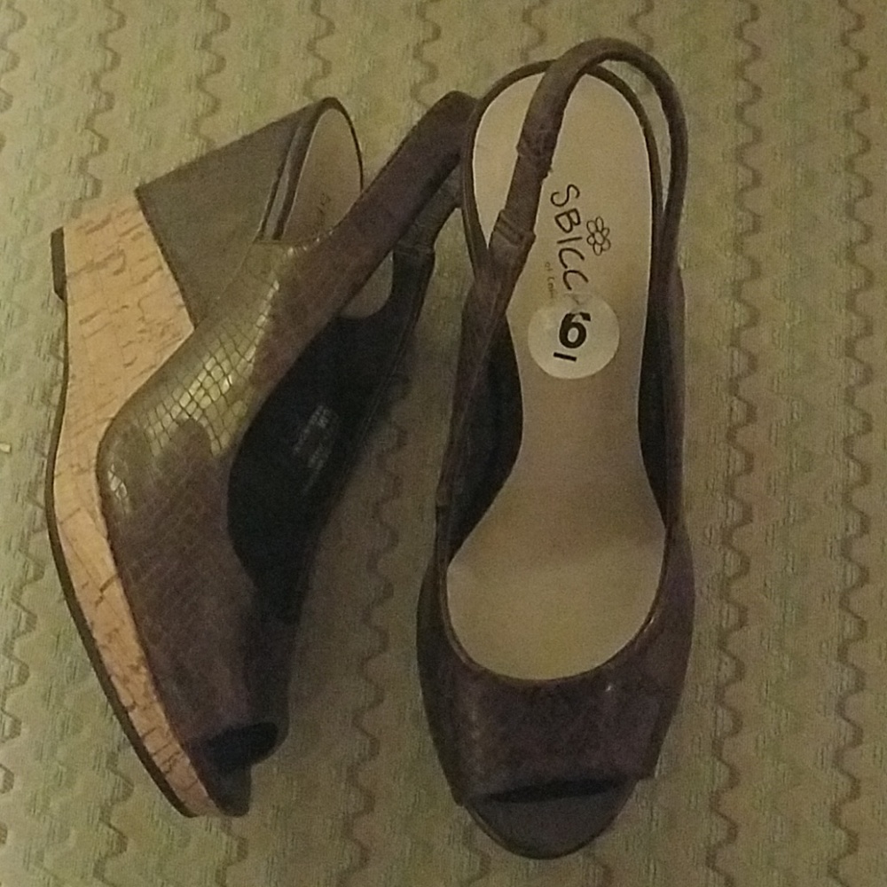 Womens Brown wedges